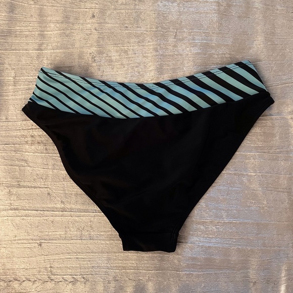 Two Piece Swimsuit Black and Blue Size Medium - Picture 7 of 13